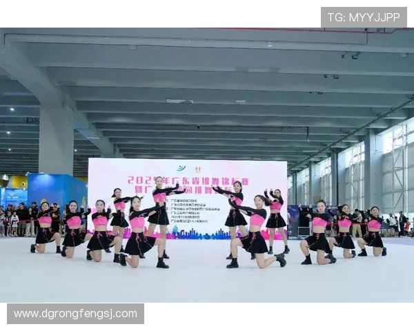 成都街舞队在世界攀岩锦标赛中的灵活性表现引发热议与赞赏